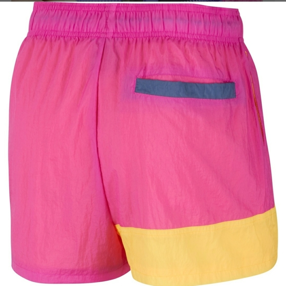 Nike women shorts - Picture 4 of 8